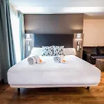 Petit Palace Santa Cruz Hotel 4*