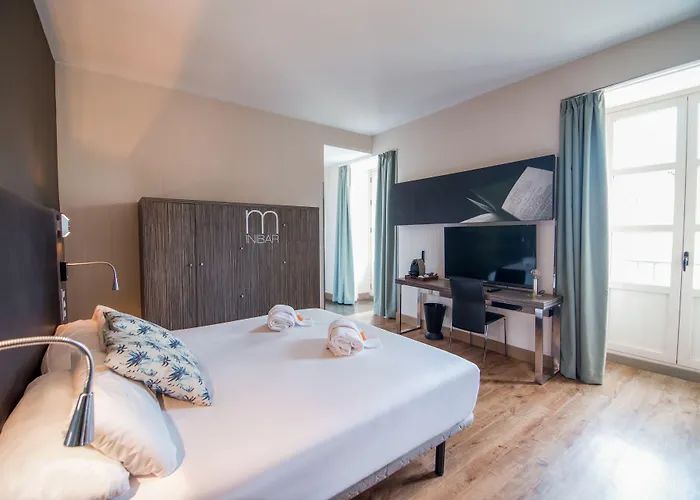 Petit Palace Santa Cruz 4*