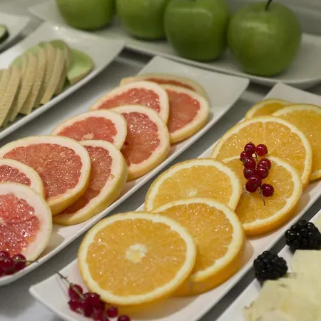 Hotel Petit Palace Santa Cruz 4*