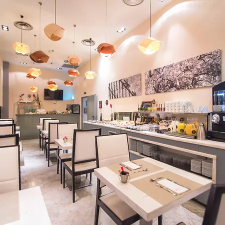 Petit Palace Santa Cruz Hotel 4*