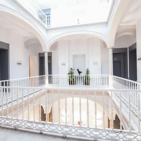 Petit Palace Santa Cruz Hotel 4*