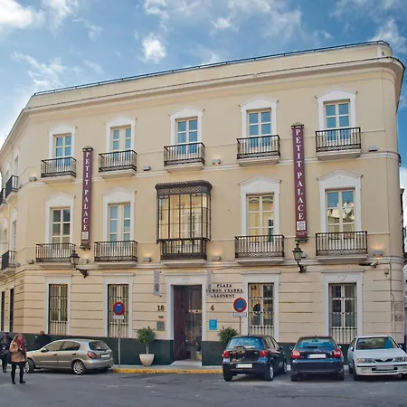 Petit Palace Santa Cruz Hotel
