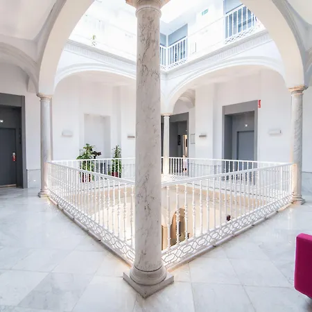 Petit Palace Santa Cruz 4*